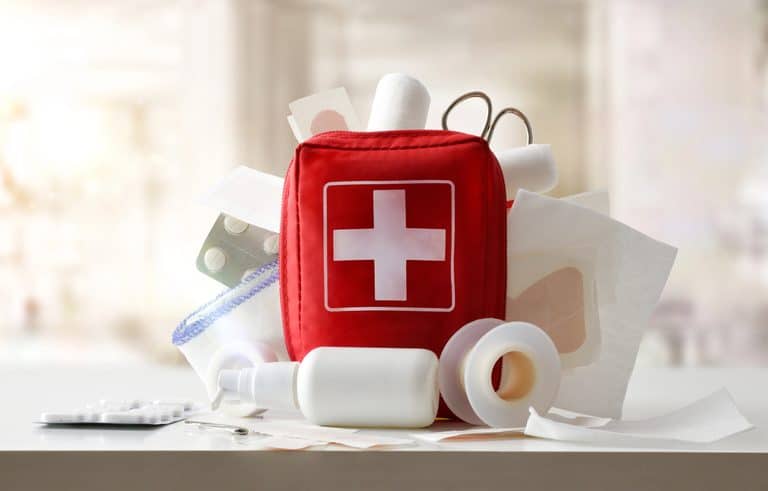 The Emergency Kit Every College Girl Should Keep in Her Dorm